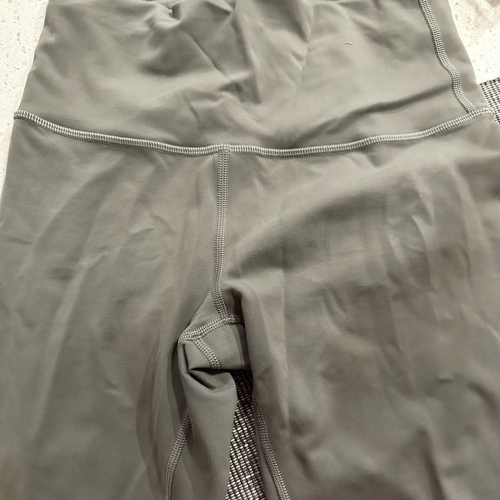 COPY - Lululemon Wunder Train High Rise Shorts 8”: size 6.